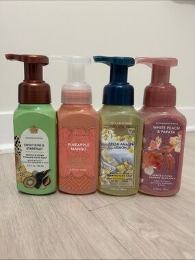 Bath & Body Works (NWT) Foaming Hand Soap Set of 4 #1—Various Scents